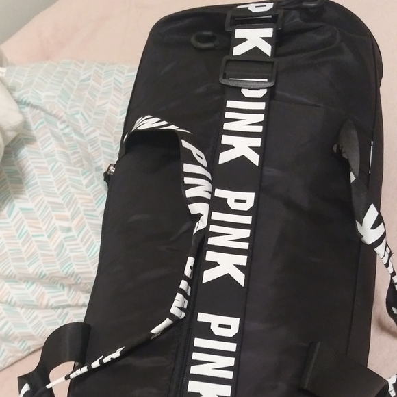 VS PINK Gym bag - Picture 3 of 3
